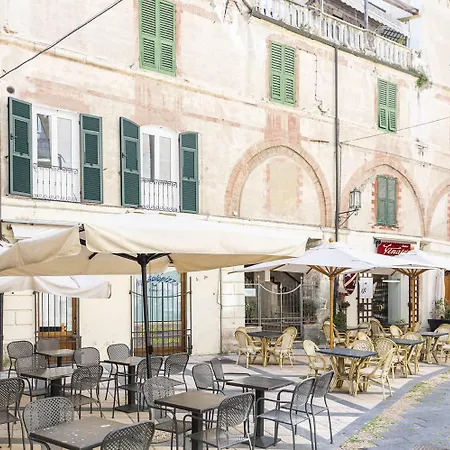 Paradise House - Shell Noli